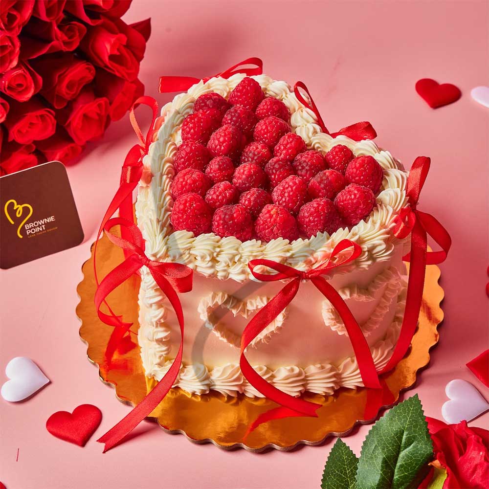 Raspberry Romance Vintage Cake - 1200 gms
